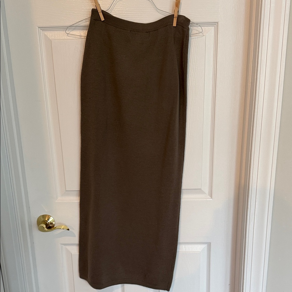 Jones and Co. Classic Tan Pencil Skirt